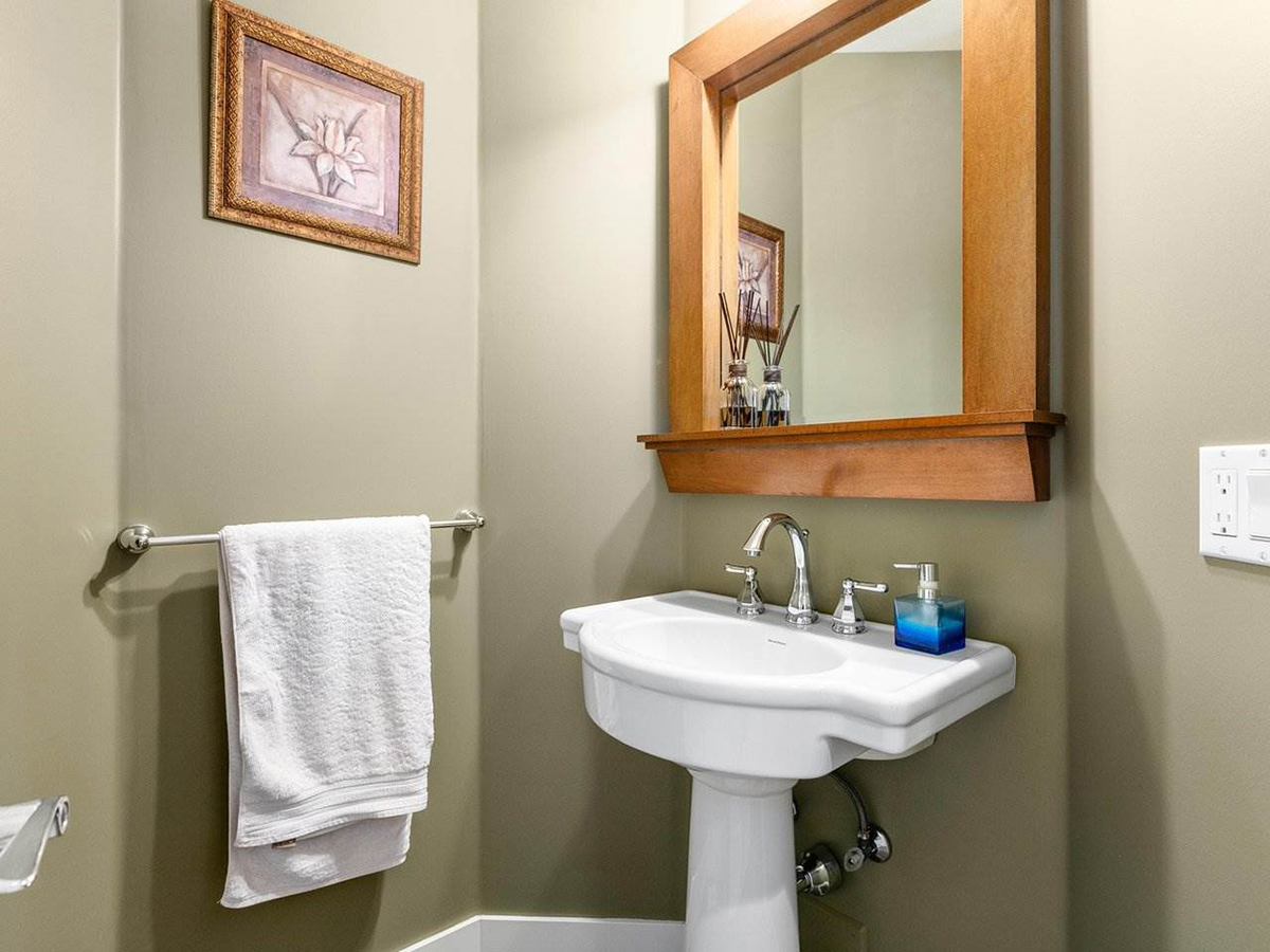14265 36A Avenue, Surrey 18