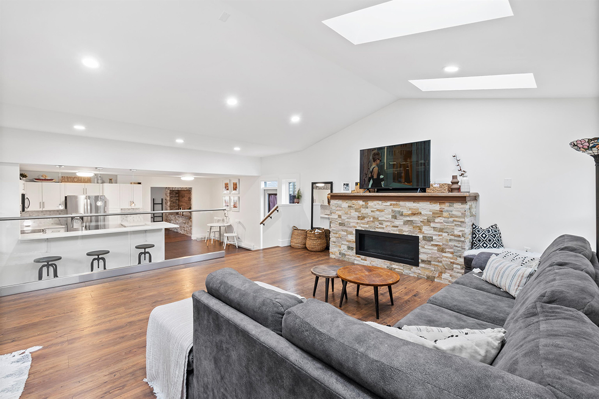 24055 Fern Crescent, Maple Ridge 3