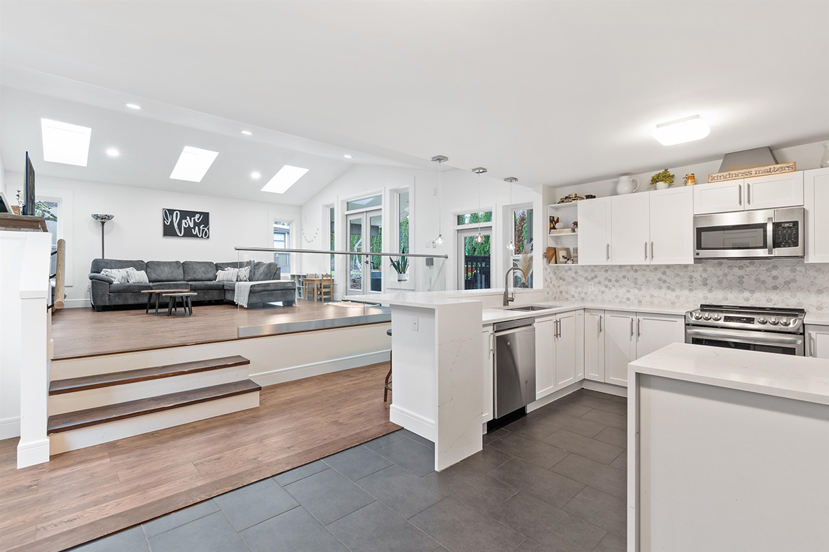 24055 Fern Crescent, Maple Ridge 8