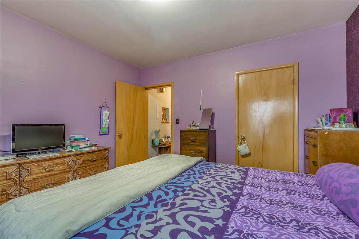 5585 Chester Street, Vancouver 9
