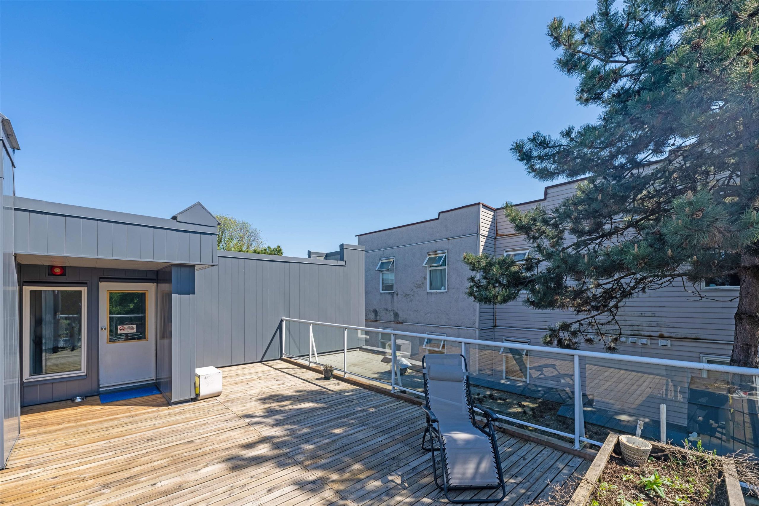 109 2133 DUNDAS STREET, VANCOUVER 13