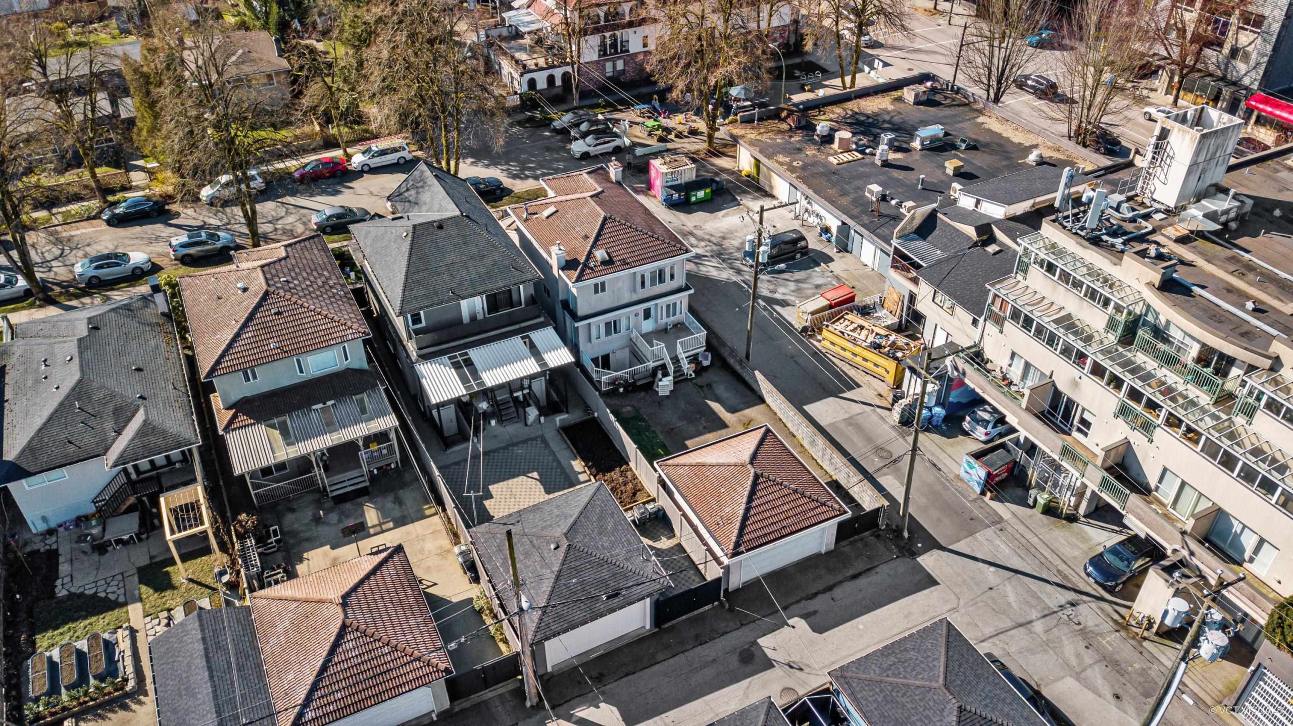 719 E 27 AVENUE, VANCOUVER 25