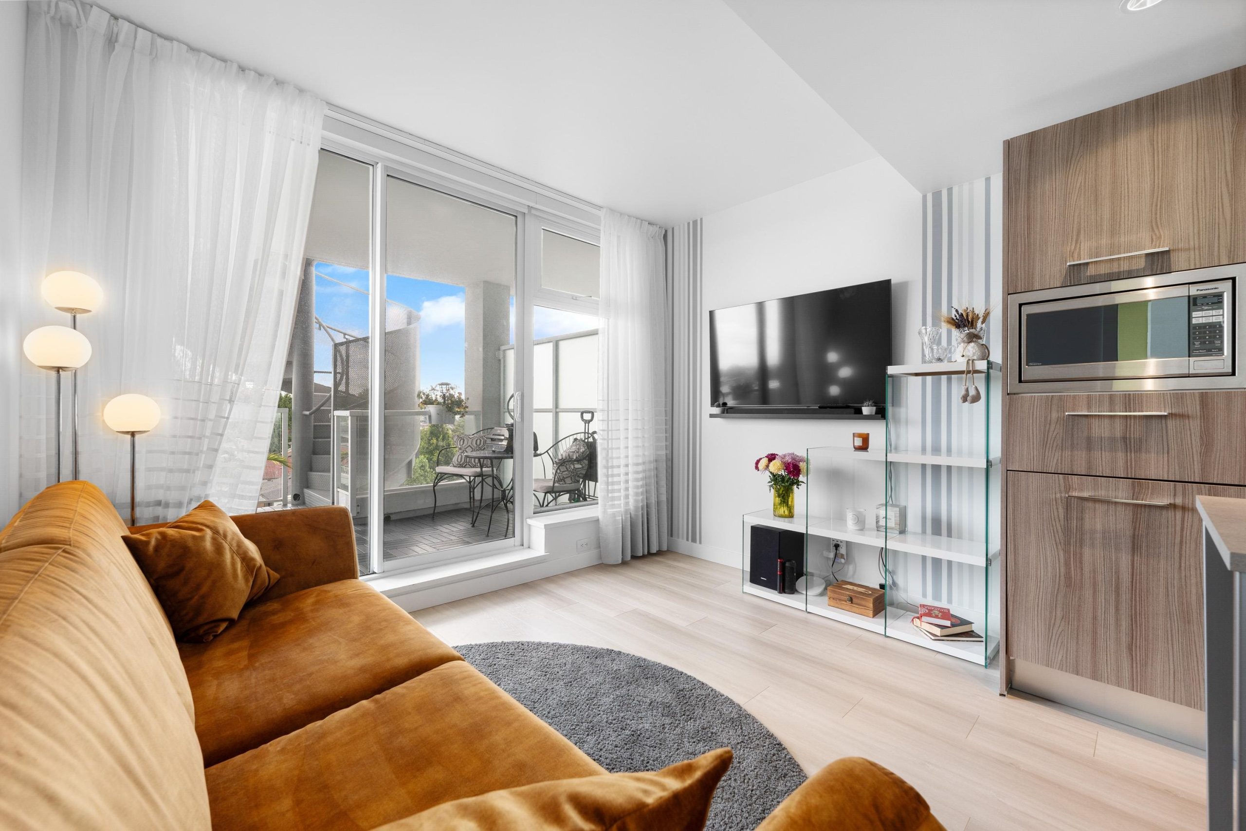 618 2220 KINGSWAY STREET, VANCOUVER 4