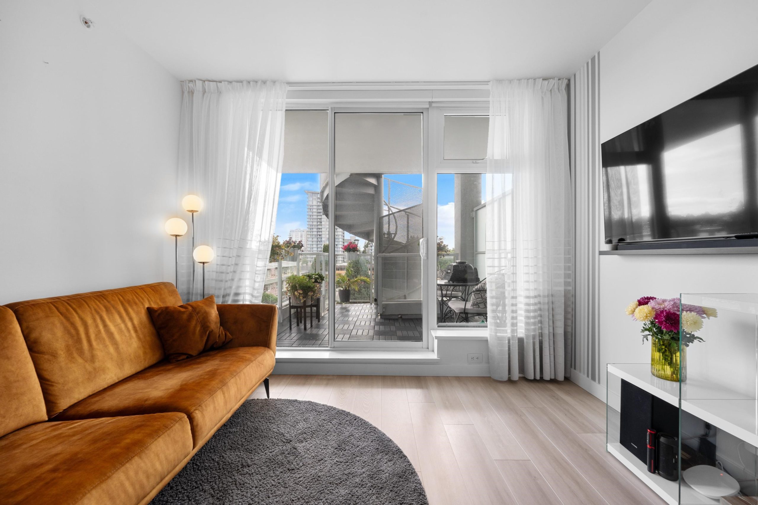 618 2220 KINGSWAY STREET, VANCOUVER 5