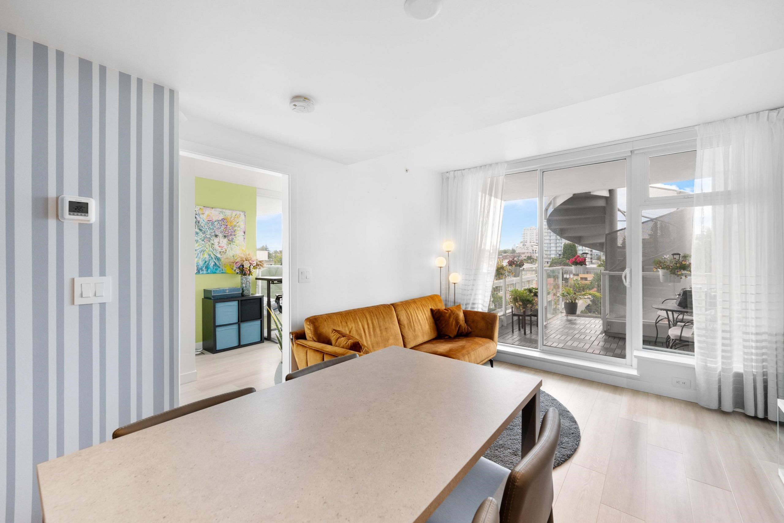 618 2220 KINGSWAY STREET, VANCOUVER 8